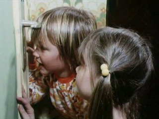 Children spy on their parents having sex scene from the movie full version            