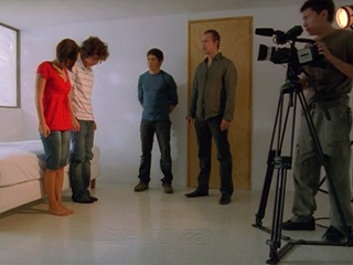 Похитители заставляют сестру с братом заниматься сексом на камеру