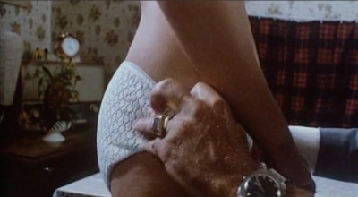 Завхоз шантажирует школьницу принуждая к проституции