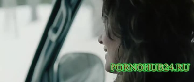 Секс в авто по среди леса